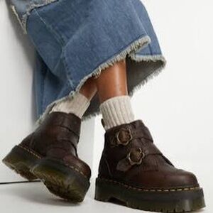 Dr. Martens Docs Women’s 9 / 41 Devon Flower Buckle Brown Leather Quad Boots EUC